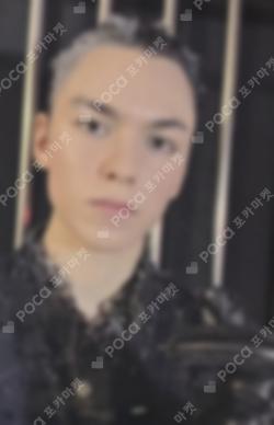 HAPPY BURSTDAY YIZHIYU VERNON photocard image
