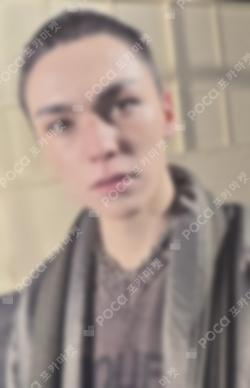 HAPPY BURSTDAY YIZHIYU VERNON photocard image