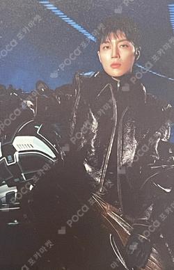 From Real to Surreal Platform ver. SURREAL A VER. YOON DU JUN photocard image