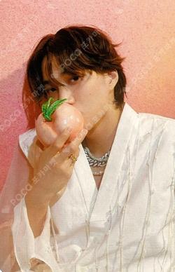 Peaches ACRYLIC KEYRING KAI photocard image