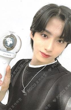 Official Light Stick Ver.2 PRE-ORDER BENEFIT