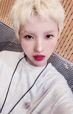 We are JJMUZE SOYEON photocard image