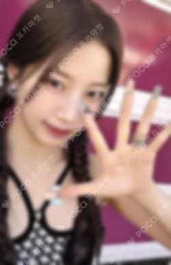 DIFFERENT PHOTO CARD KAZUHA photocard image