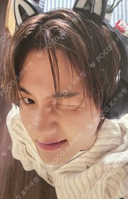 Essence of Reverie Target Exclusive BAEKHYUN photocard image