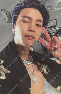 2 Baddies Target Exclusive JOHNNY photocard image