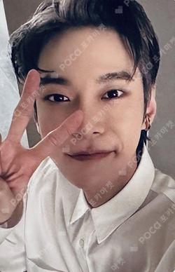 Fact Check Exhibit Ver. Japan Exclusive Ver. DOYOUNG photocard image