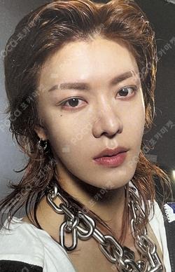 2 Baddies Target Exclusive YUTA photocard image