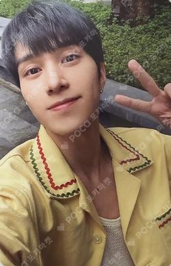 Golden Age Archiving Ver. Japan Exclusive Ver. HENDERY photocard image