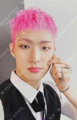 THE WORLD EP.2 : OUTLAW Barnes & Noble Exclusive MINGI photocard image