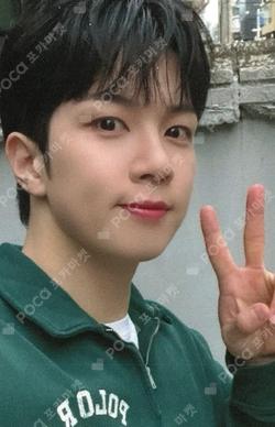 Everlasting APPLEMUSIC YOO HWE SEUNG photocard image