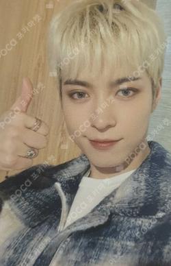 WHAT’S GOIN’ ON APPLEMUSIC HWICHAN photocard image