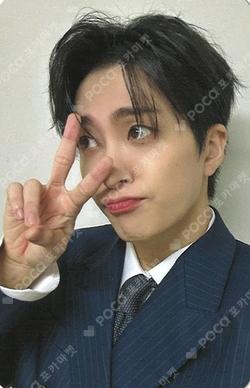 2025 SEASON’S GREETINGS [THE Classic] SOUND WAVE YOUNGJAE photocard image