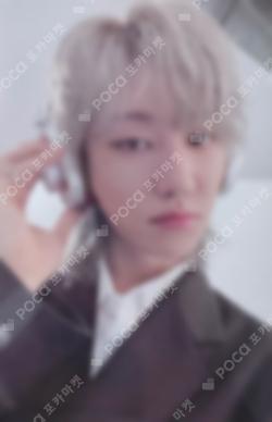 17 IS RIGHT HERE Weverse US Exclusive THE 8 photocard image