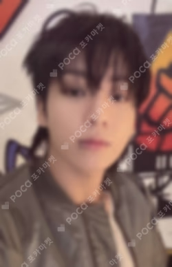 GOLDEN EU Exclusive JUNGKOOK photocard image
