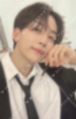 17 IS RIGHT HERE Weverse US Exclusive JEONGHAN photocard image