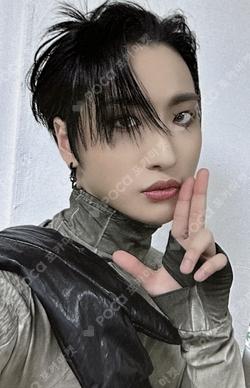 THE WORLD EP.2 : OUTLAW Europe Exclusive SEONGHWA photocard image