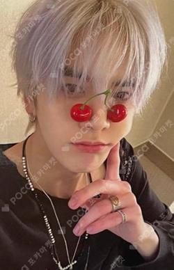 Unexpected hello82 Exclusive YOUNGHOON photocard image