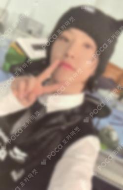 17 IS RIGHT HERE Weverse US Exclusive HOSHI photocard image