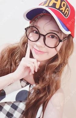 SWICY Hellolive shop YOONA photocard image