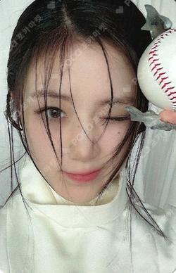 We are MUVVE SHUHUA photocard image