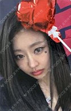 KISS OF LIFE X EVERLINE Screening Event ACRYLIC KEYRING JULIE photocard image