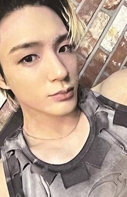 Go Back To The Future Hoverboard Ver. JENO photocard image