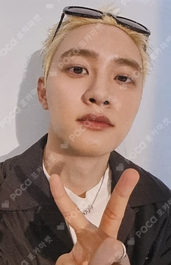 BLISS POP-UP STORE 4CUT PHOTO BINDER