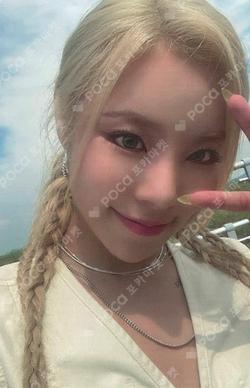 IN the mood Jewel ver. Whee In photocard image