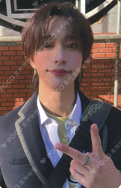 undergrOund idOl #6 WONDERWALL Nine photocard image