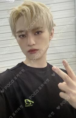 DREAMSCAPE POP-UP with LINE FRIENDS T-SHIRT CHENLE photocard image