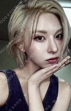 GUESS X NMIXX POP-UP STORE BAE photocard image