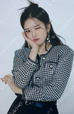 ONE, THE STORY TRADING CARD ANYUJIN photocard image