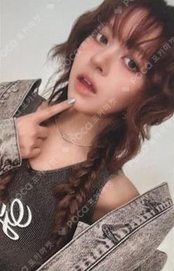 GUESS X NMIXX POP-UP STORE Lily photocard image