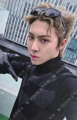 FAMOUS BROADCAST WOOCHAN photocard image