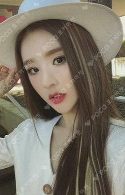 [12:00] D HeeJin photocard image