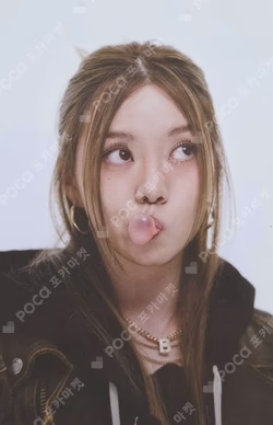 FAMOUS POP-UP RANDOM TRADING PHOTO CARD