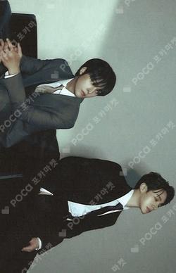 From Real to Surreal Platform ver. REAL A VER. Unit photocard image