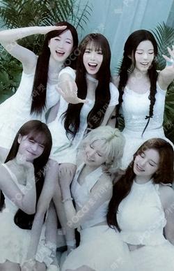 NMIXX 1ST FAN MEETING 'NSWER VACATION' TRADING CARD Unit photocard image