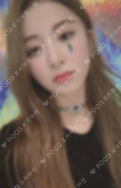 ANTIFRAGILE Vol.2 IRIDESCENT OPAL HUH YUNJIN photocard image