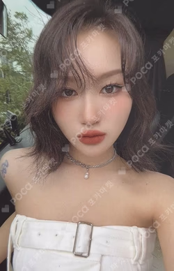 Apocalypse : Follow us T ver. LIMITED SIYEON photocard image