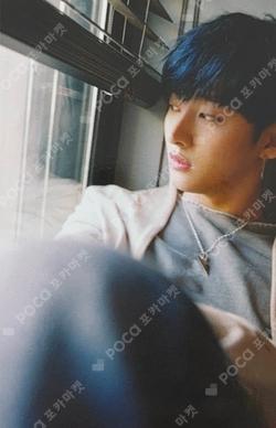  Yoon Ji Sung photocard image