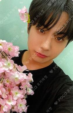 HOT MESS WITHMUU KEITA photocard image