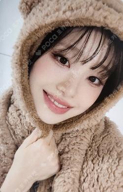 Only cry in the rain MUVVE Chuu photocard image