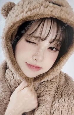 Only cry in the rain MUVVE Chuu photocard image