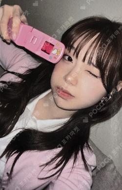 Only cry in the rain MINIRECORD Chuu photocard image