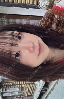 Only cry in the rain Platform ver. Blue ver. Chuu photocard image