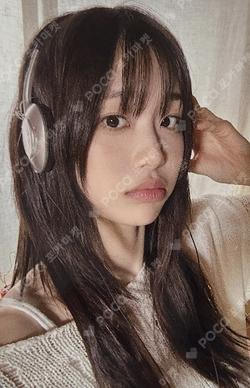 Only cry in the rain OFFICIAL POP-UP STORE TRADING CARD Chuu photocard image