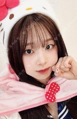 Only cry in the rain MUVVE Chuu photocard image