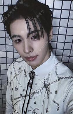 One Bite Limited Edition C HARU photocard image