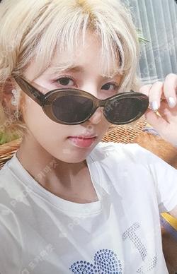 NMIXX 1ST FAN MEETING 'NSWER VACATION' REWARD BAE photocard image